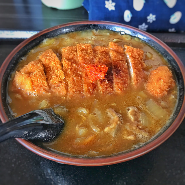 カレーラーメン トンカツのせ