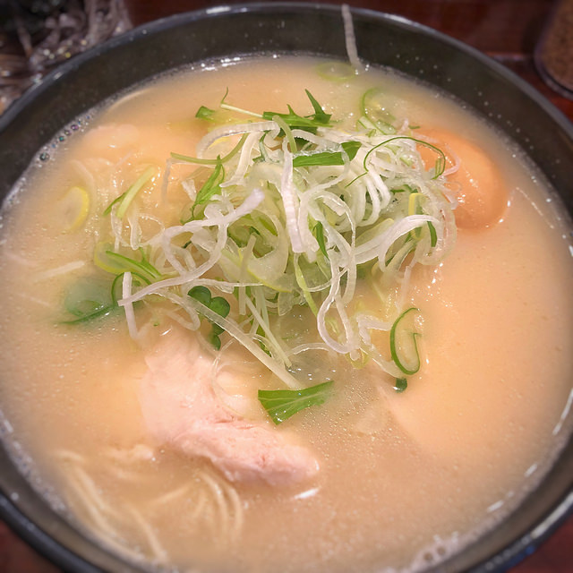 鶏白湯ラーメン