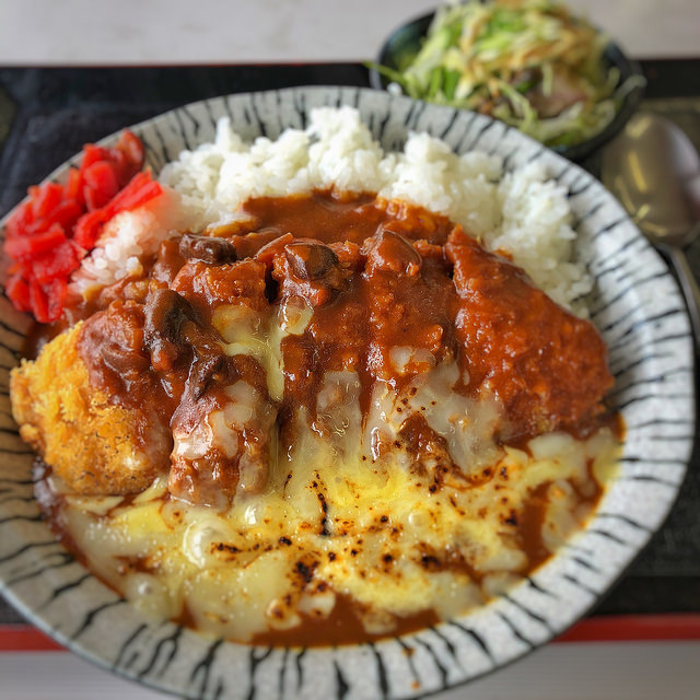 もち豚焼きチーズカツカレー