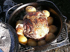ダッチオーブンで塊肉ロースト